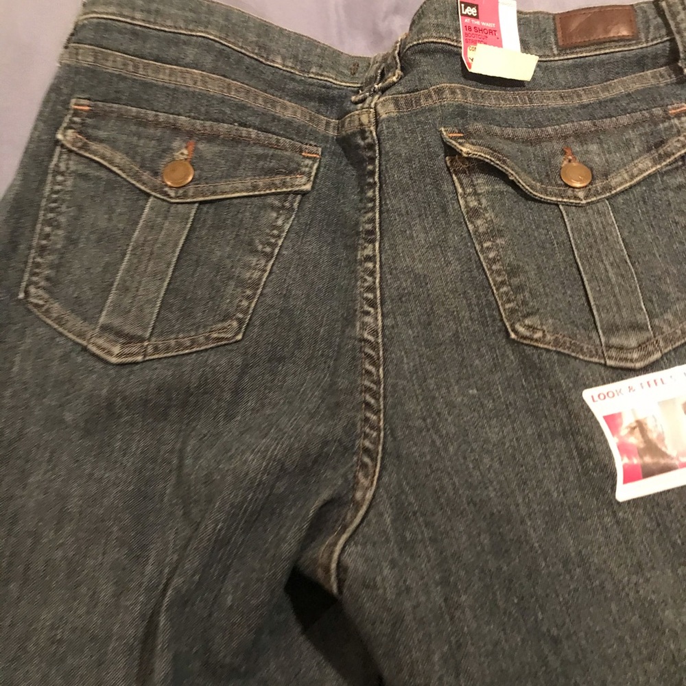 NWT Women’s Petite LEE Boot Cut Jeans - Picture 3 of 5